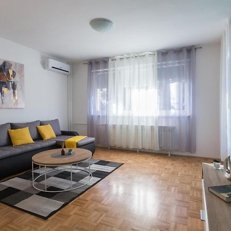 Apartman Lariva 奥西耶克 外观 照片