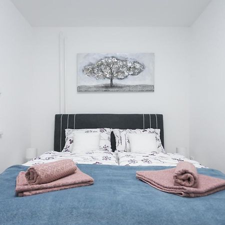 Apartman Lariva 奥西耶克 外观 照片